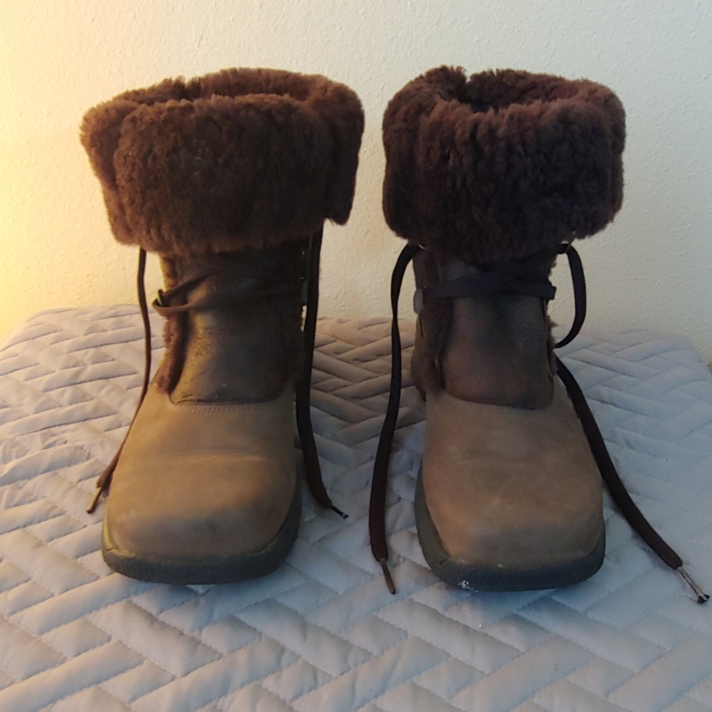 La Canadienne fur lined leather boots 8